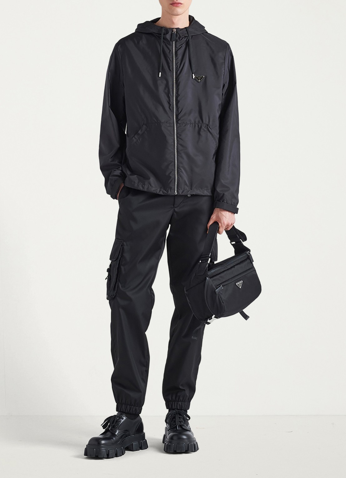 Prada Re-Nylon jack met capuchon en steekzakken - voorkant 4 zwart