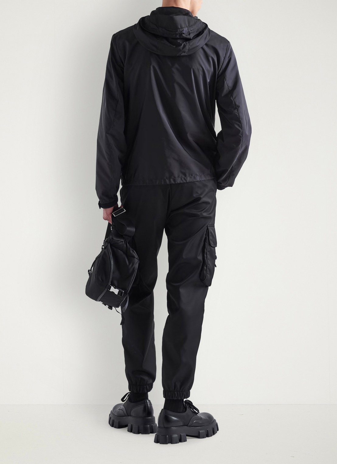 Prada Re-Nylon jack met capuchon en steekzakken - achterkant 2 zwart