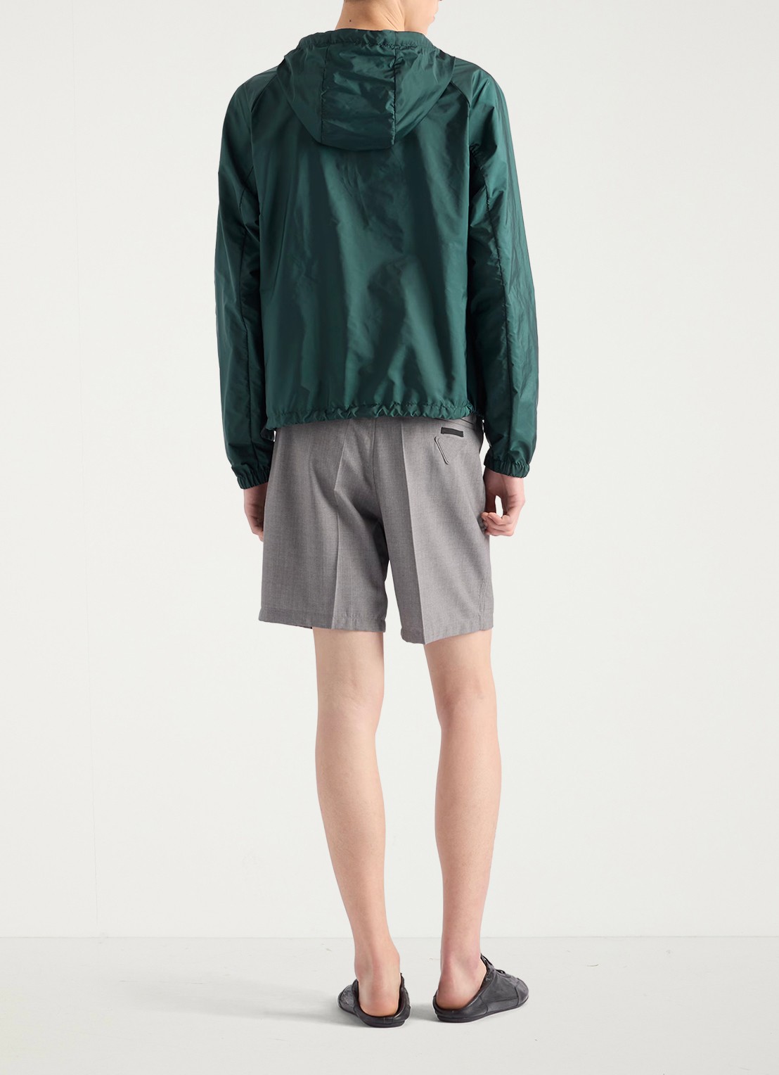 Prada Re-Nylon jack met capuchon en steekzakken - achterkant 6 donkergroen