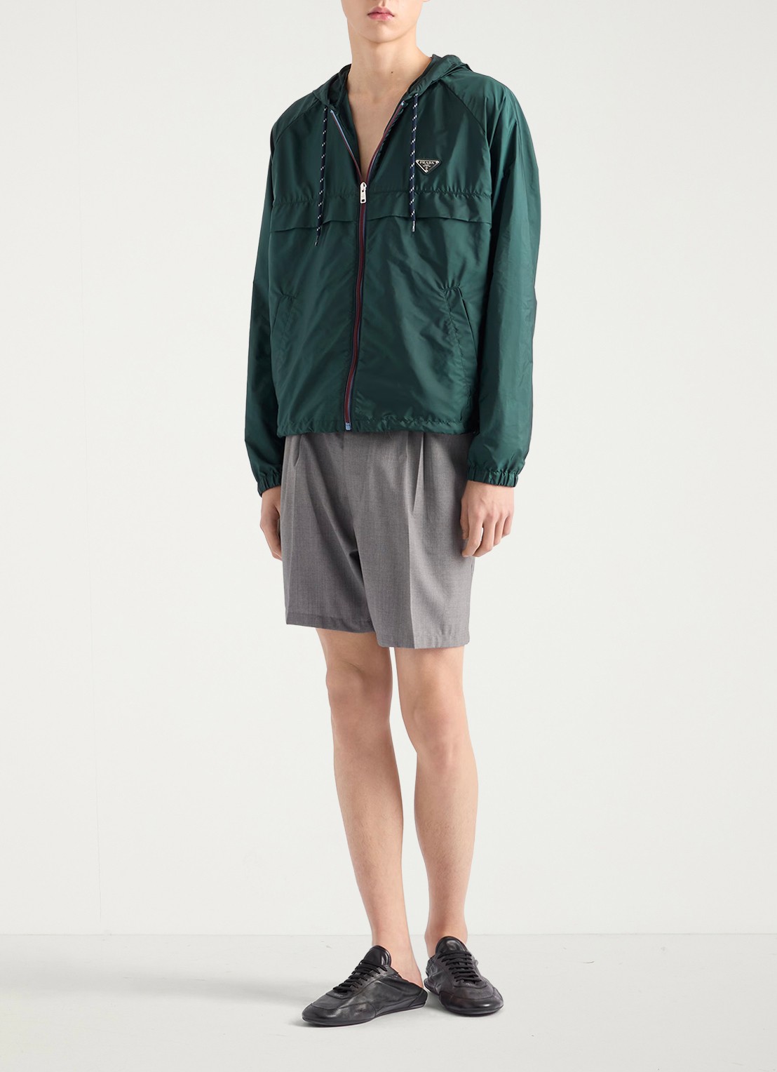 Prada Re-Nylon jack met capuchon en steekzakken - voorkant 5 donkergroen