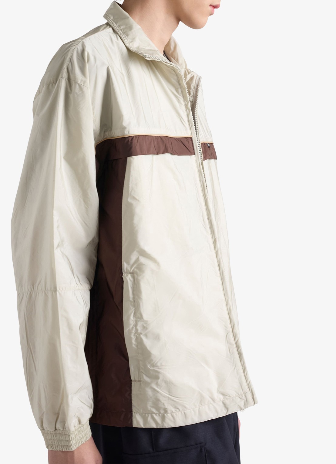 Prada Re-Nylon jack met steekzakken - detail 4 gebroken wit