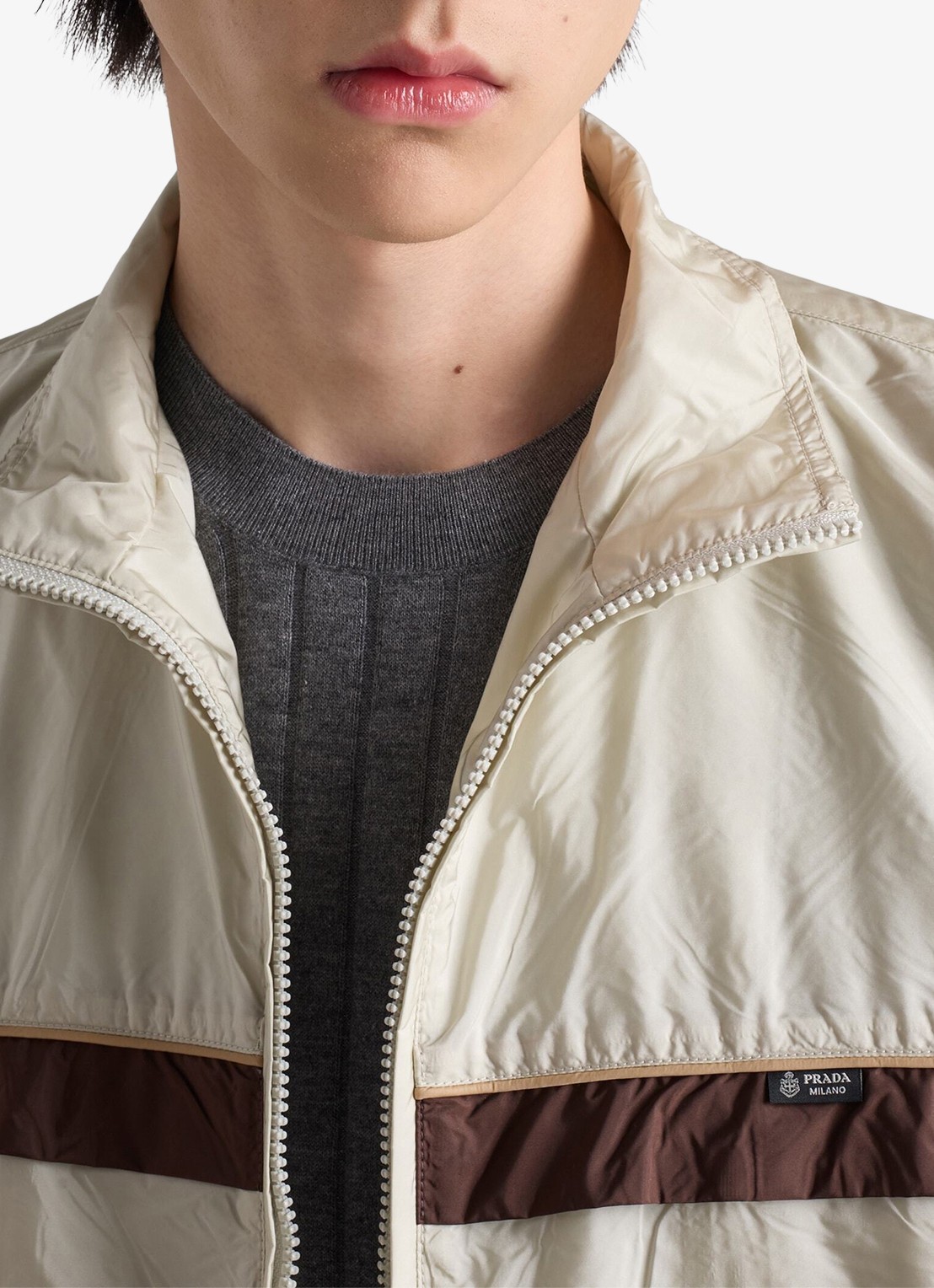 Prada Re-Nylon jack met steekzakken - detail 5 gebroken wit