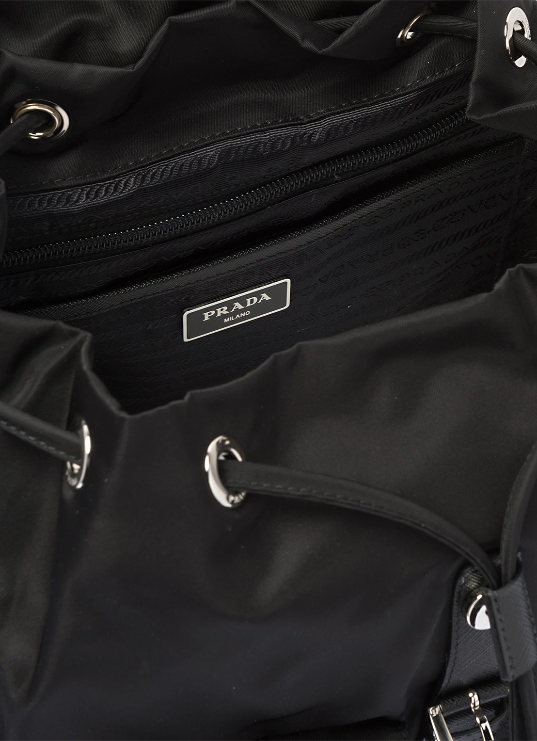 Prada Re-Nylon Medium rugzak met leren details - detail 4 diepzwart