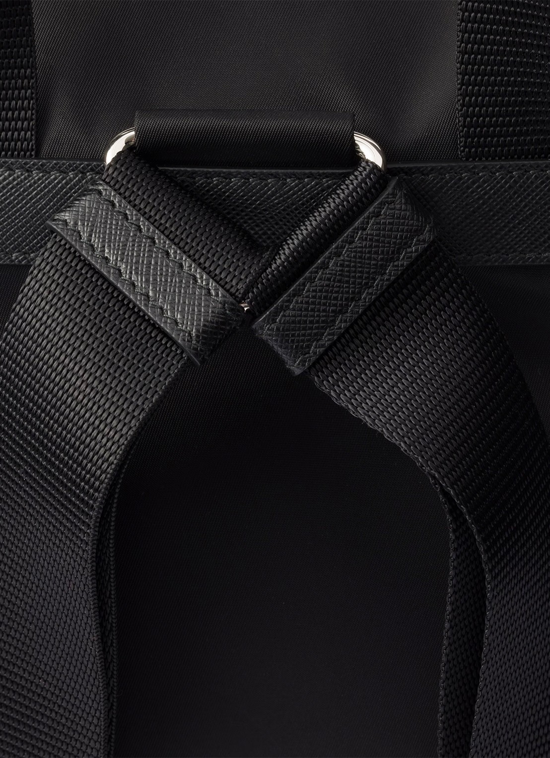 Prada Re-Nylon Medium rugzak met leren details - detail 6 diepzwart