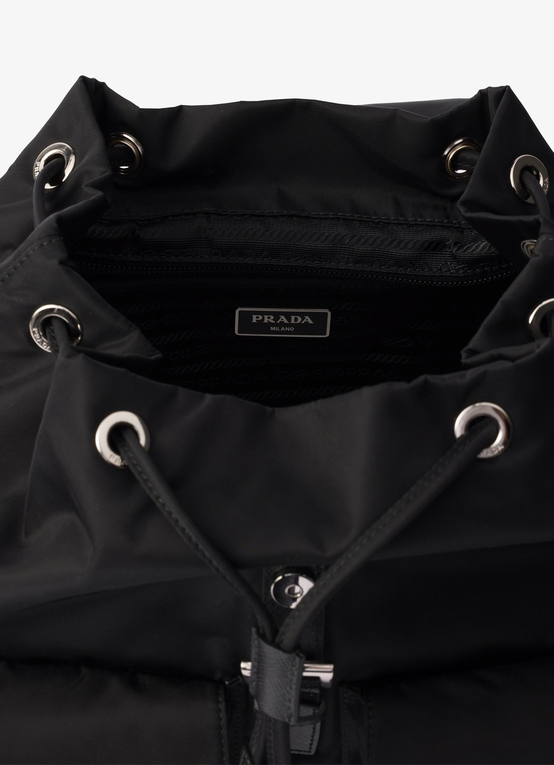 Prada Re-Nylon Medium rugzak met leren details - detail 7 diepzwart
