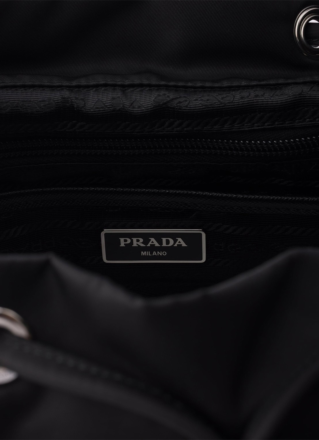 Prada Re-Nylon Medium rugzak met leren details - detail 3 zwart