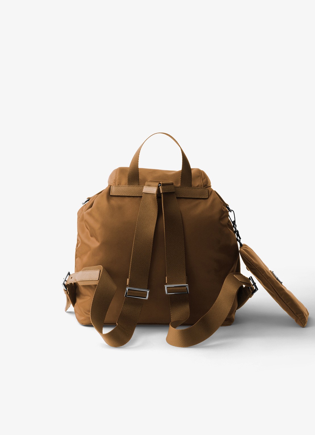 Prada Re-Nylon Medium rugzak met leren details - achterkant camel