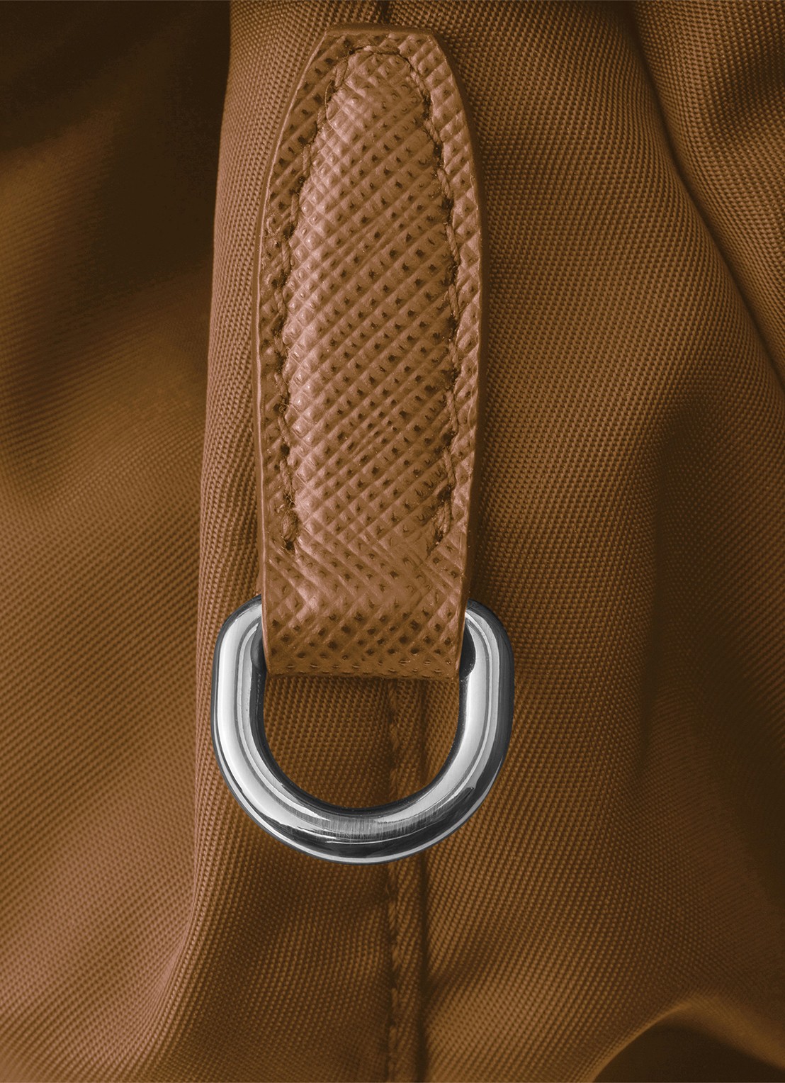 Prada Re-Nylon Medium rugzak met leren details - detail 4 camel