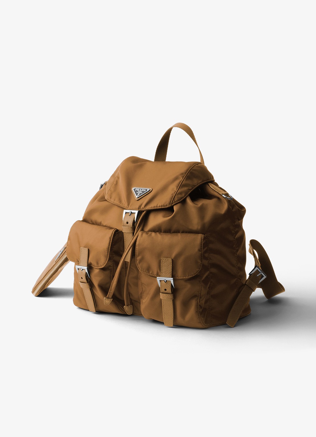 Prada Re-Nylon Medium rugzak met leren details - voorkant 3 camel