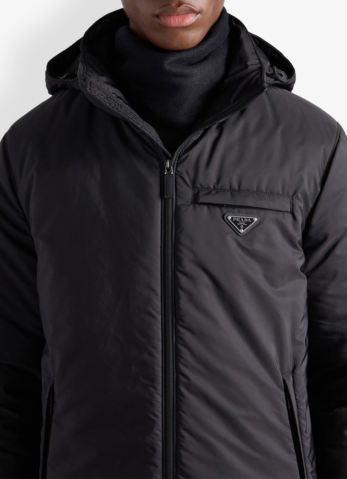 Prada Re-Nylon oversized gewatteerde jas met donsvulling  - voorkant 4 zwart