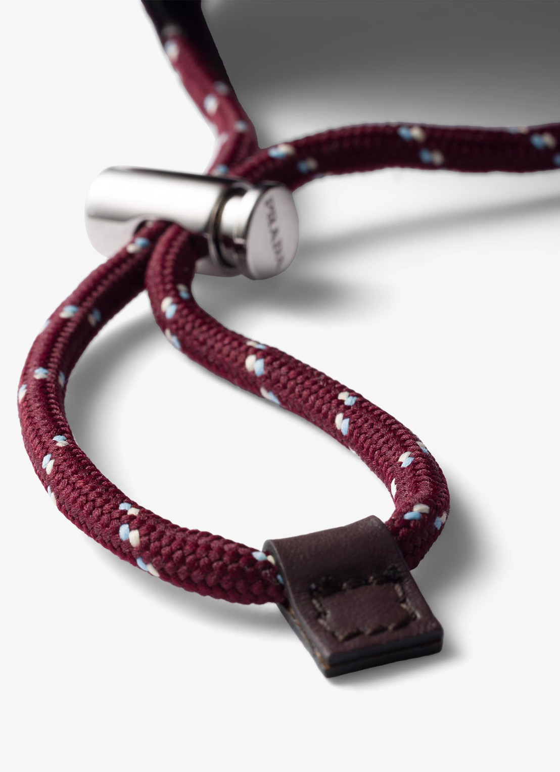 Prada Re-Nylon pet met leren details en trekkoord - detail 2 bordeauxrood