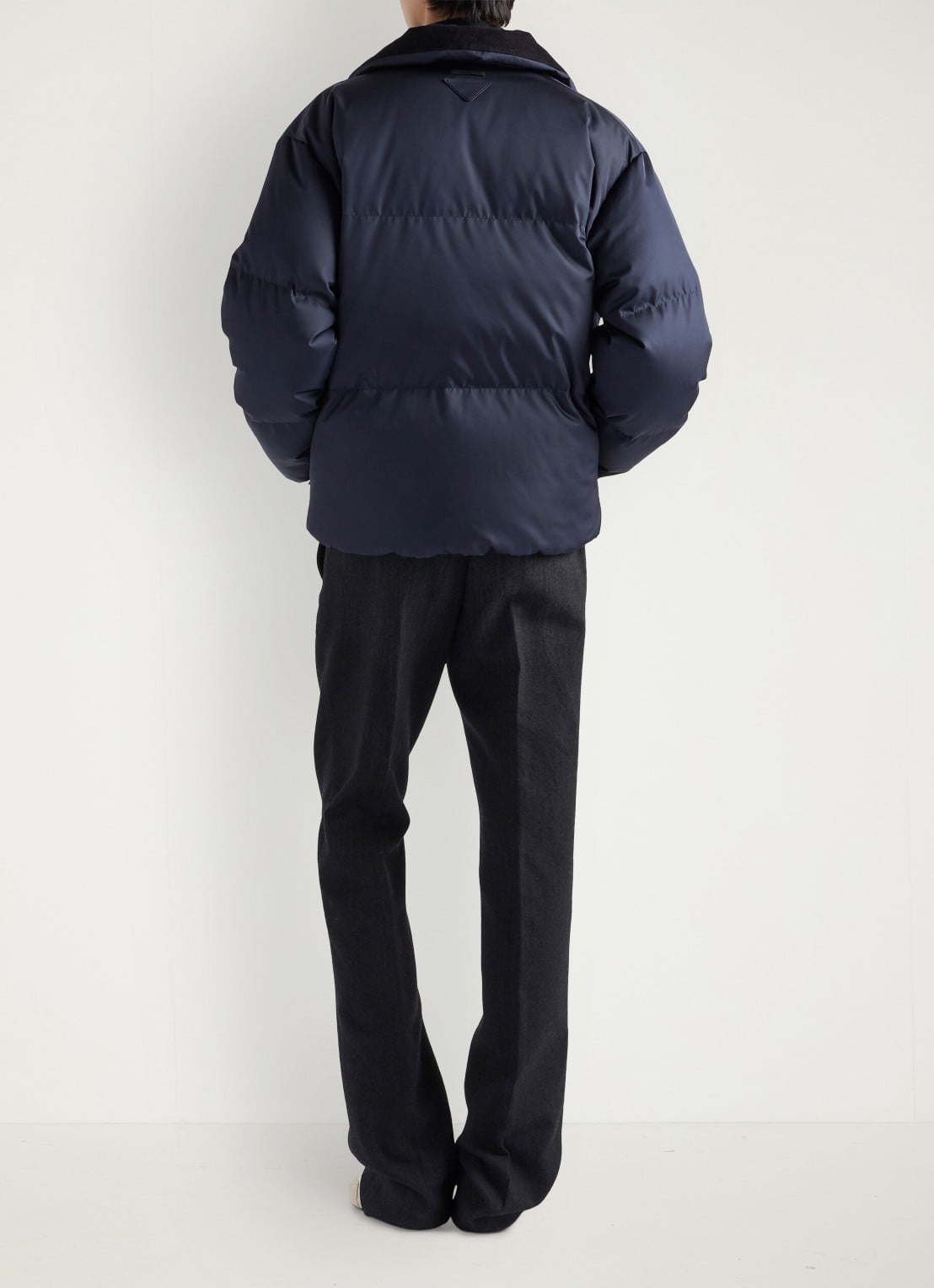 Prada Re-Nylon puffer jack met donsvulling - achterkant 3 blauw