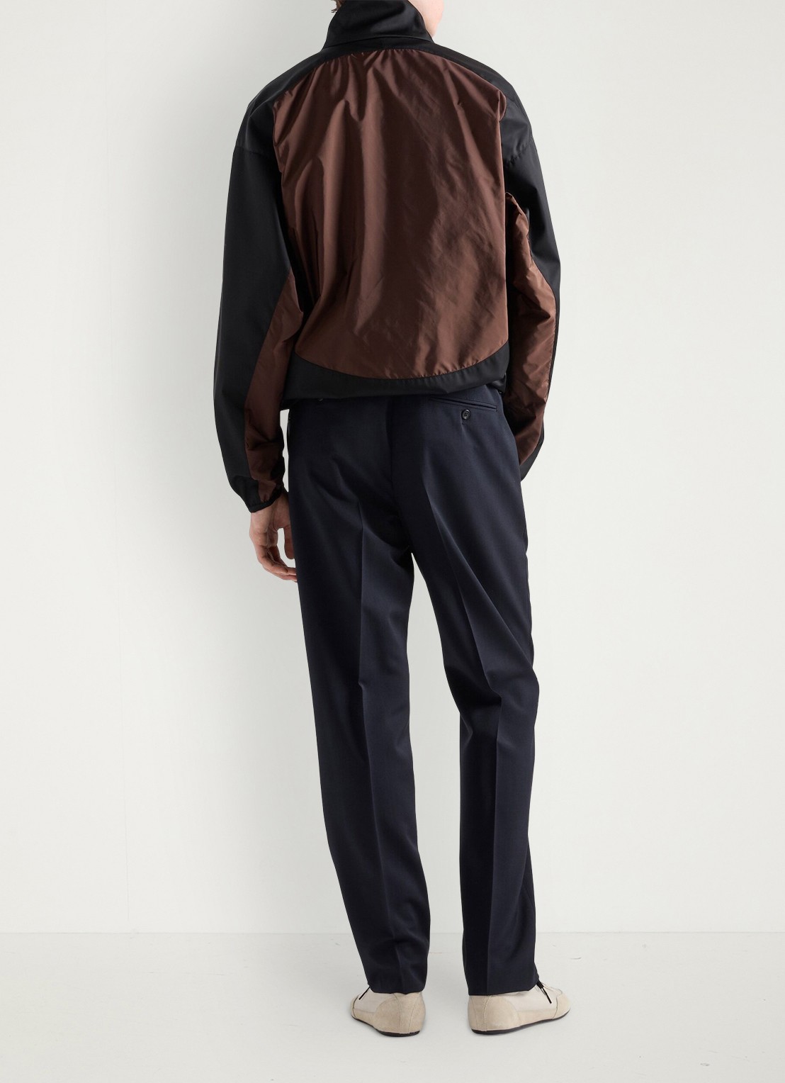 Prada Re-Nylon reversible jack met logo - achterkant bruin