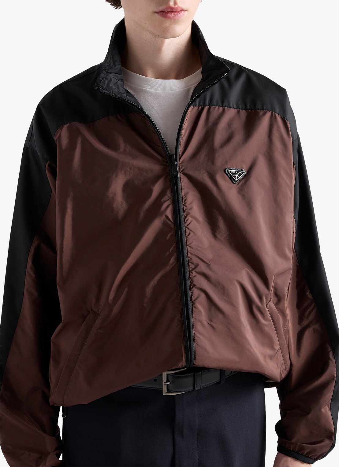 Prada Re-Nylon reversible jack met logo - detail 4 bruin