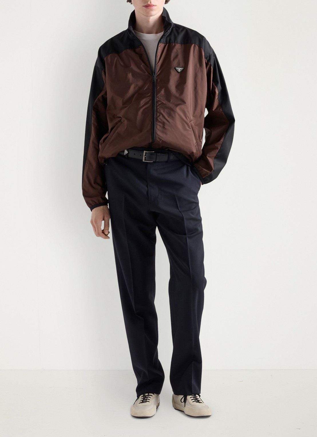 Prada Re-Nylon reversible jack met logo - voorkant 3 bruin