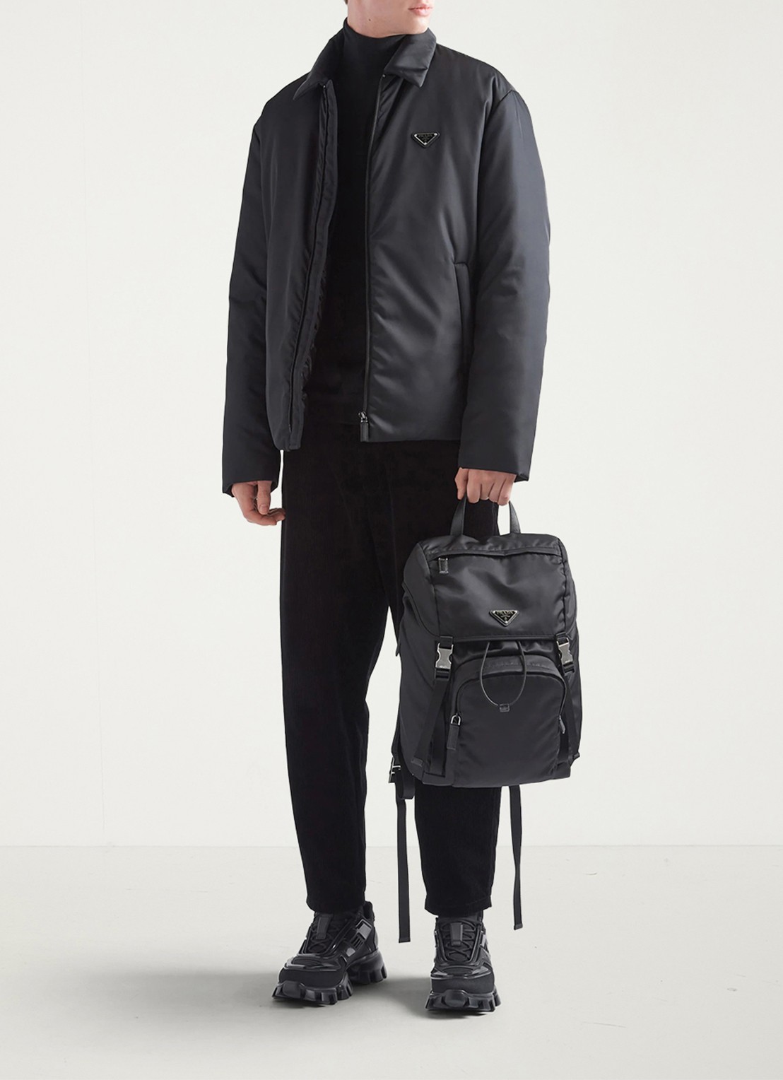 Prada Re-Nylon rugzak met leren details - voorkant 3 zwart