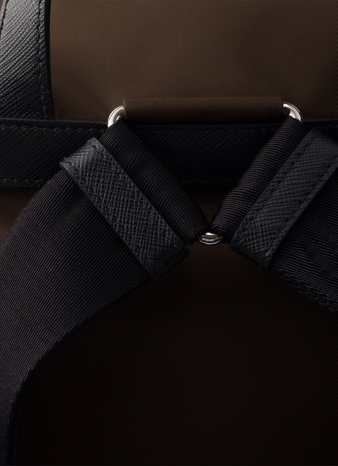 Prada Re-Nylon rugzak met leren details - detail 6 donkerbruin