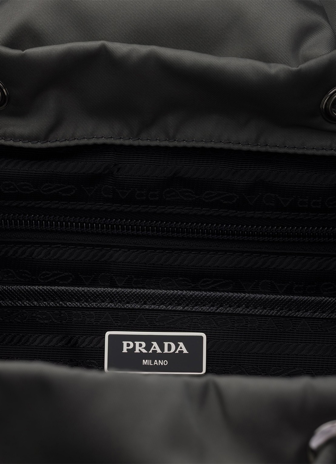 Prada Re-Nylon rugzak met leren details - detail 3 donkergrijs