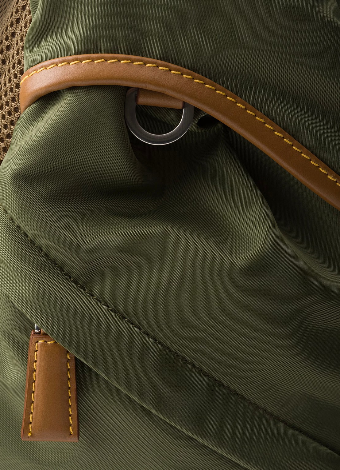 Prada Re-Nylon rugzak met leren details - detail 3 legergroen