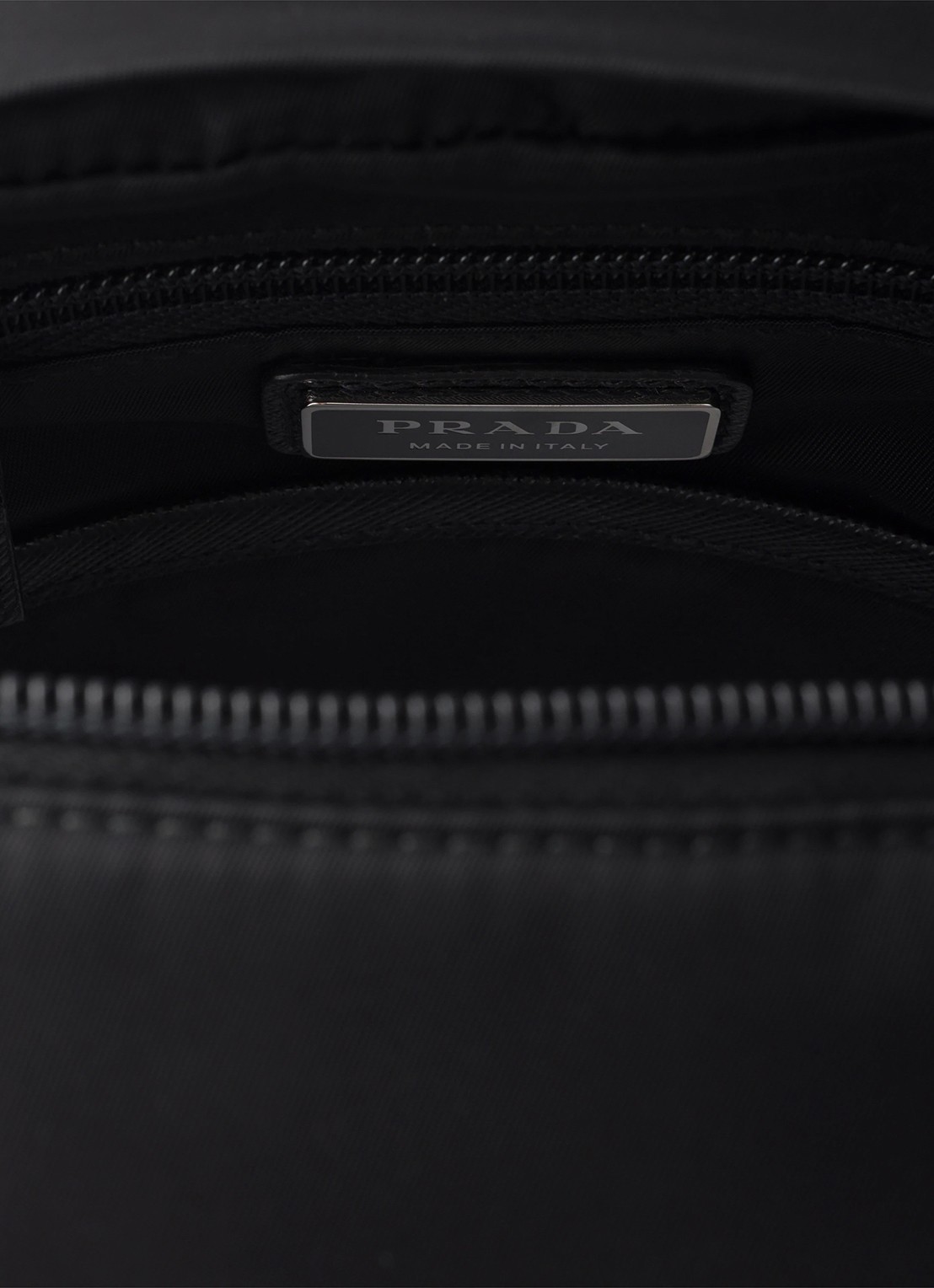 Prada Re-Nylon rugzak met leren details - detail 2 zwart