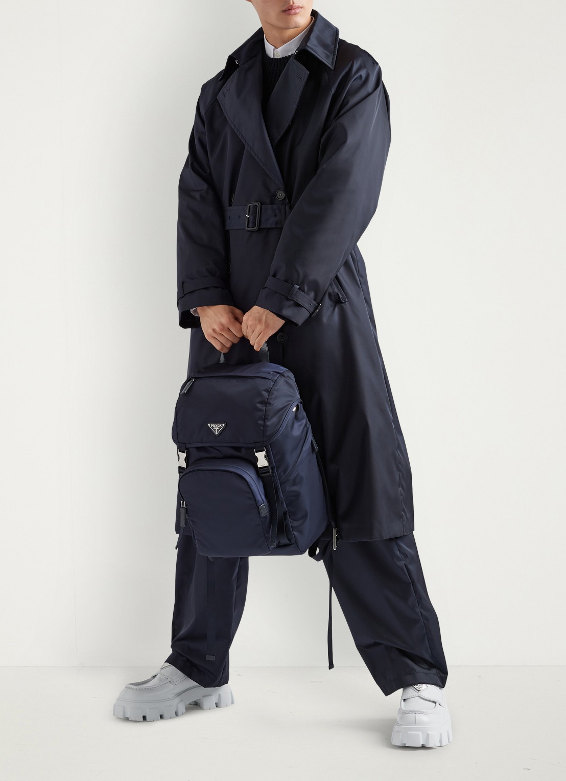 Prada Re-Nylon rugzak met leren details - detail 3 donkerblauw