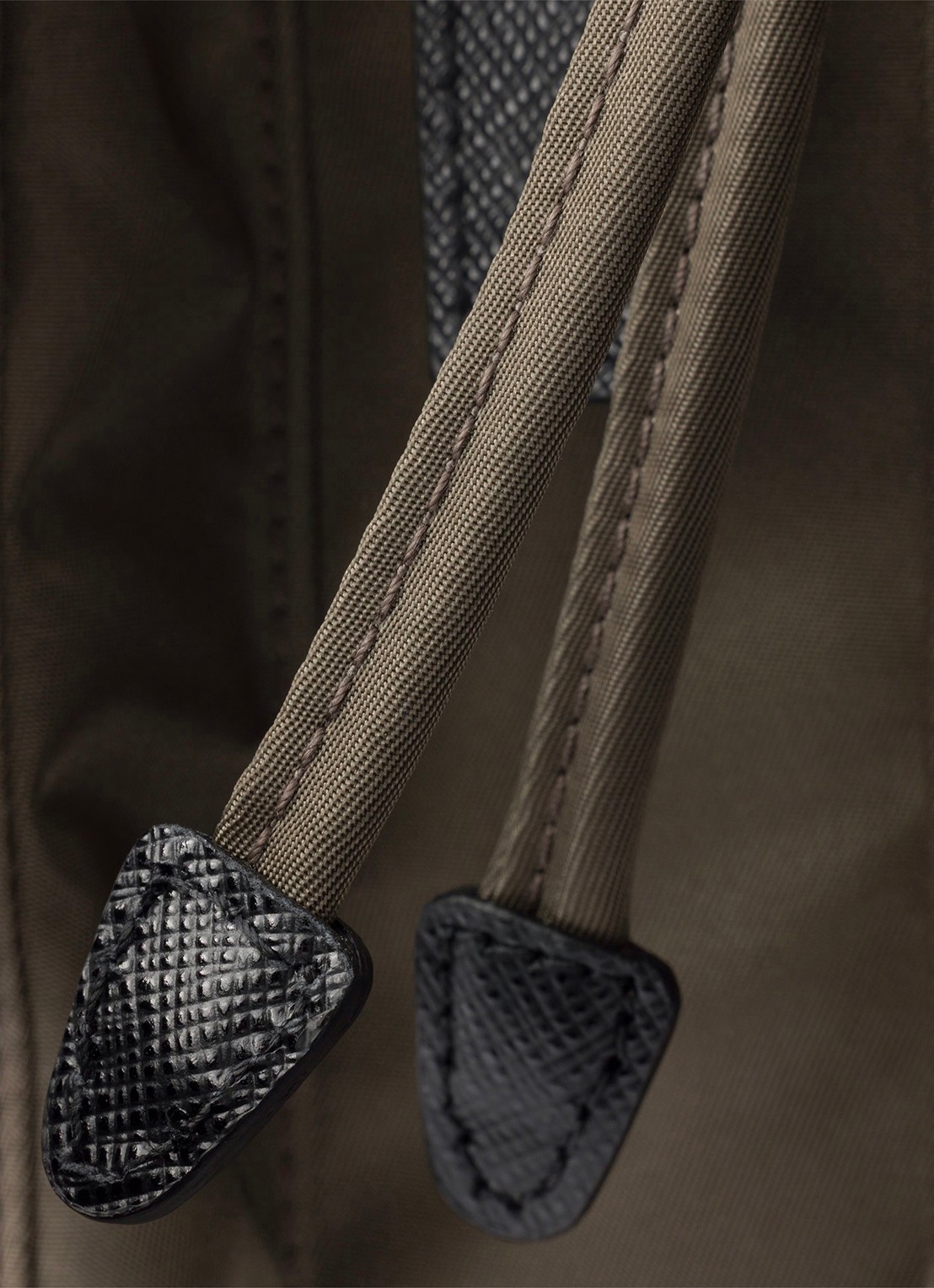 Prada Re-Nylon rugzak met leren details - detail 4 legergroen