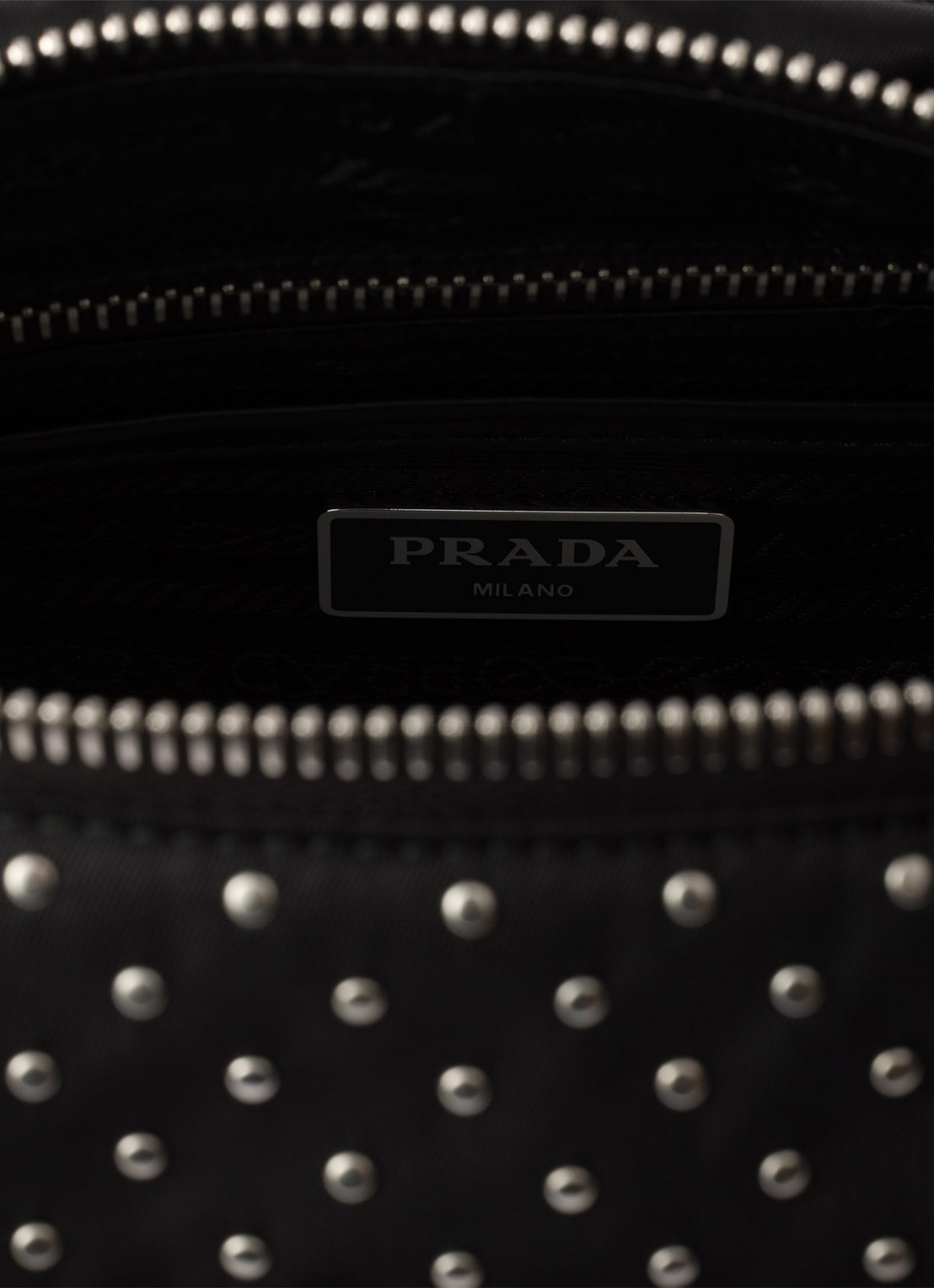 Prada Re-Nylon schoudertas met leren details en studs - detail 2 zwart
