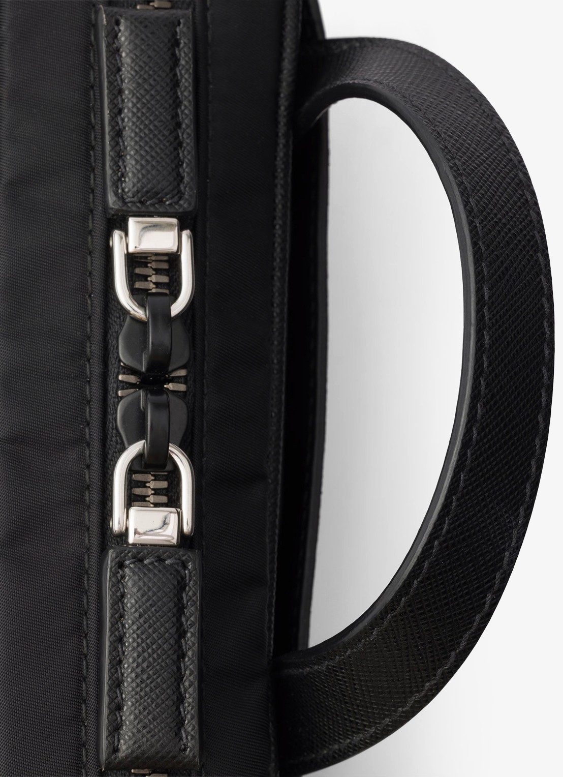 Prada Re-Nylon schoudertas met leren details - detail 4 zwart