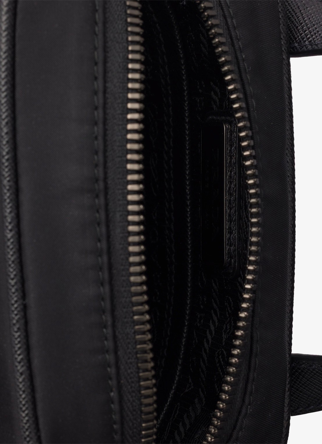 Prada Re-Nylon schoudertas met leren details - detail 6 zwart