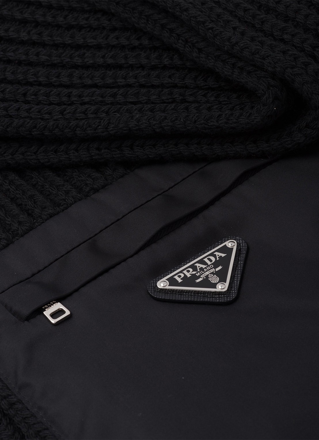 Prada Re-Nylon sjaal in wolblend - detail 3 zwart