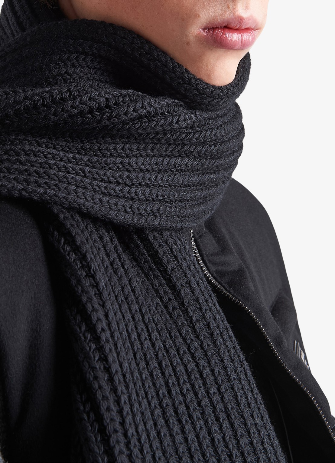 Prada Re-Nylon sjaal in wolblend - detail 4 zwart