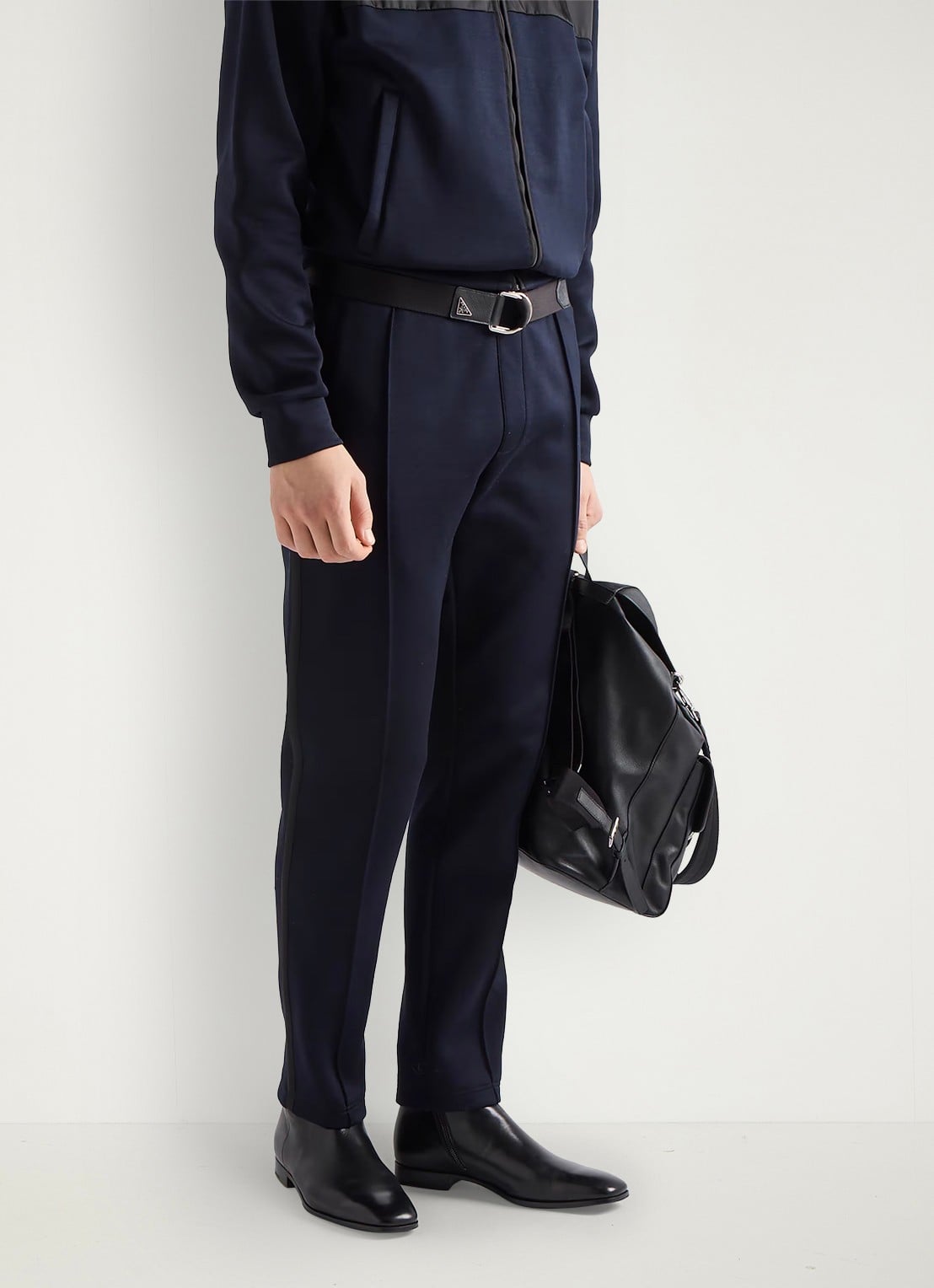 Prada Re-Nylon slim fit trackpants met siernaad - detail 2 donkerblauw