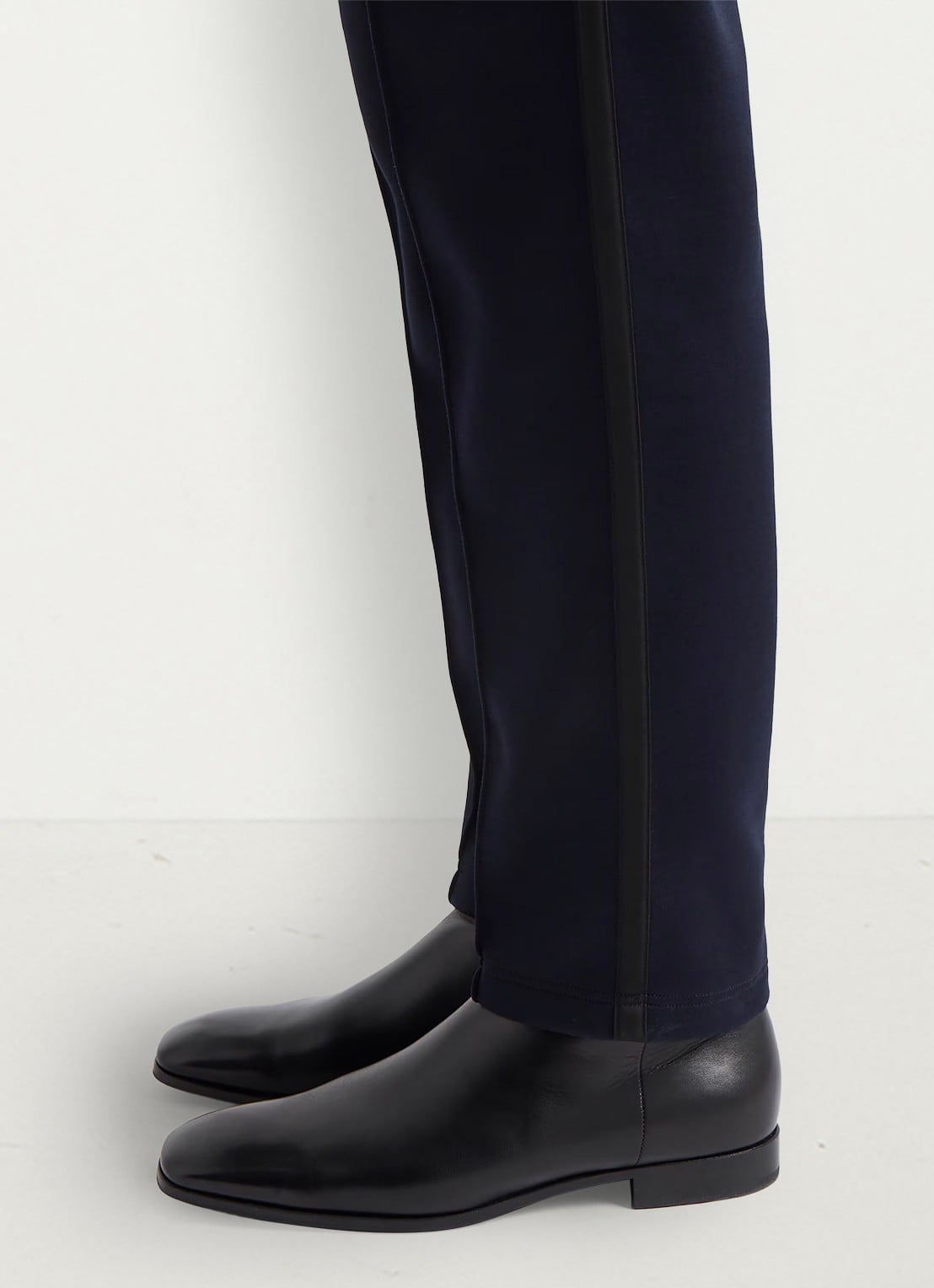 Prada Re-Nylon slim fit trackpants met siernaad - detail 4 donkerblauw