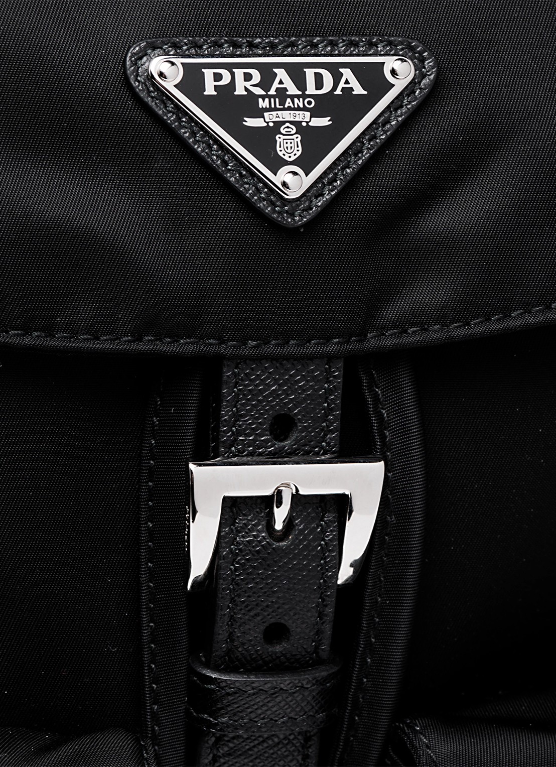 Prada Re-Nylon Small rugzak met logo - detail 6 zwart
