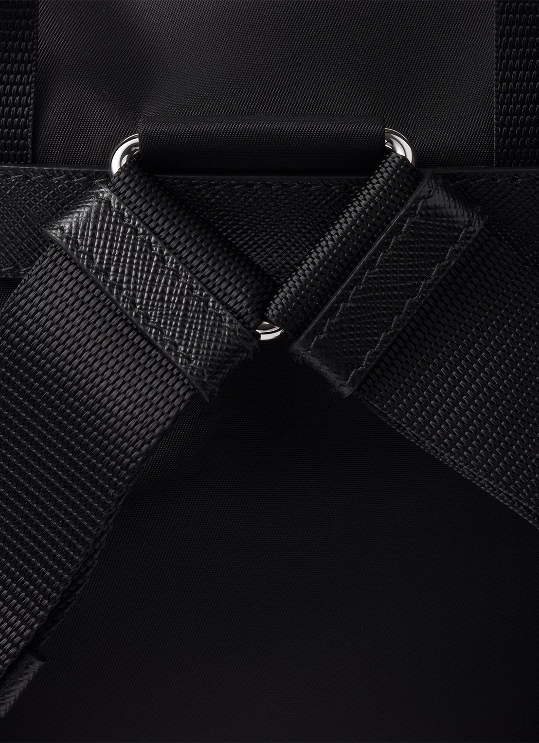 Prada Re-Nylon Small rugzak met logo - detail 3 zwart