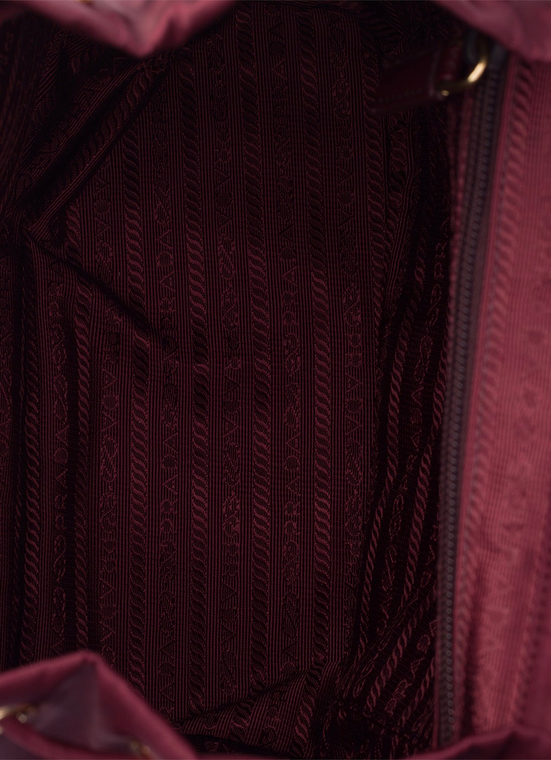 Prada Re-Nylon Small rugzak met logo - detail 6 bordeauxrood