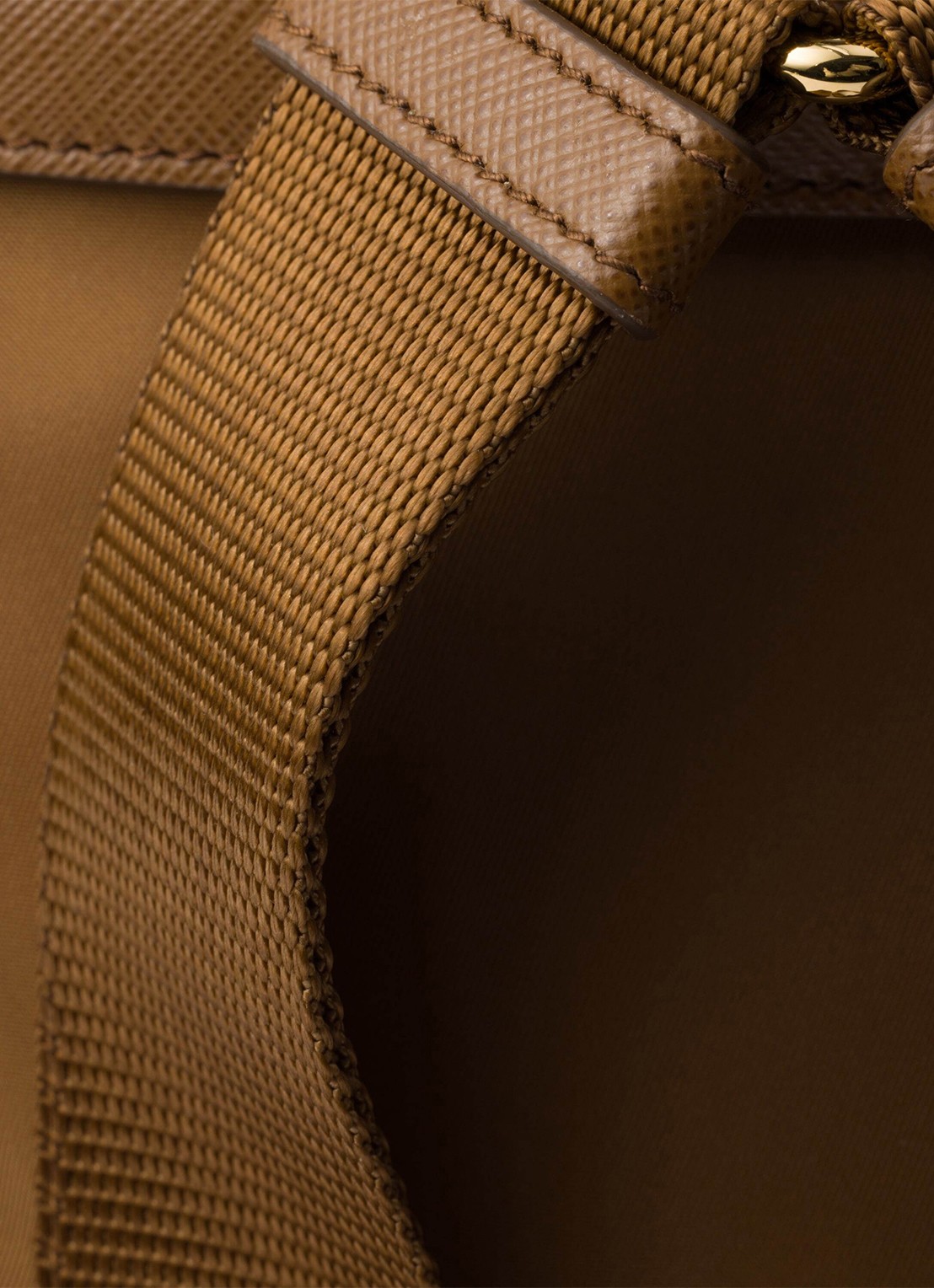Prada Re-Nylon Small rugzak met logo - detail 5 camel