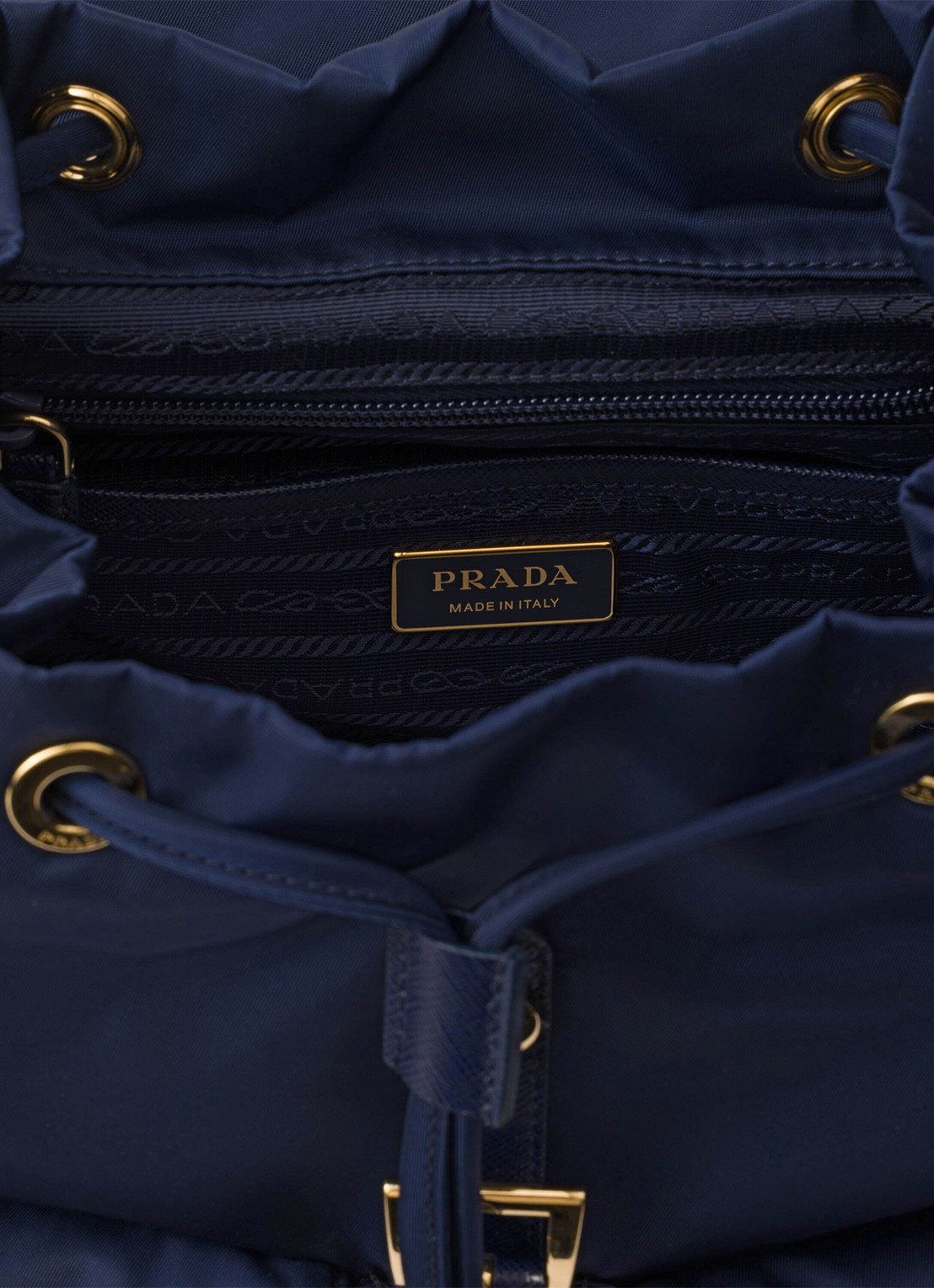 Prada Re-Nylon Small rugzak met logo - detail donkerblauw