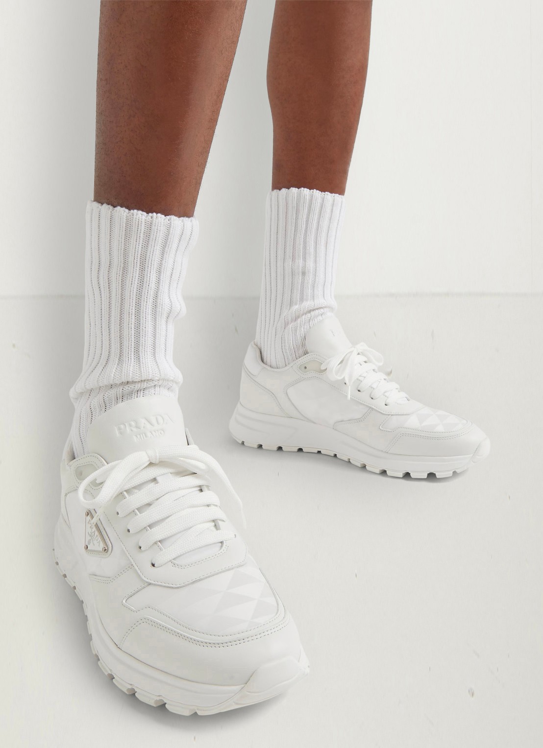 Prada Re-Nylon sneaker met leren details - voorkant 6 wit