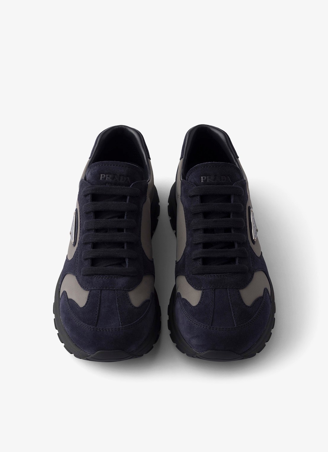 Prada Re-Nylon sneaker met suède details - detail 4 donkerblauw