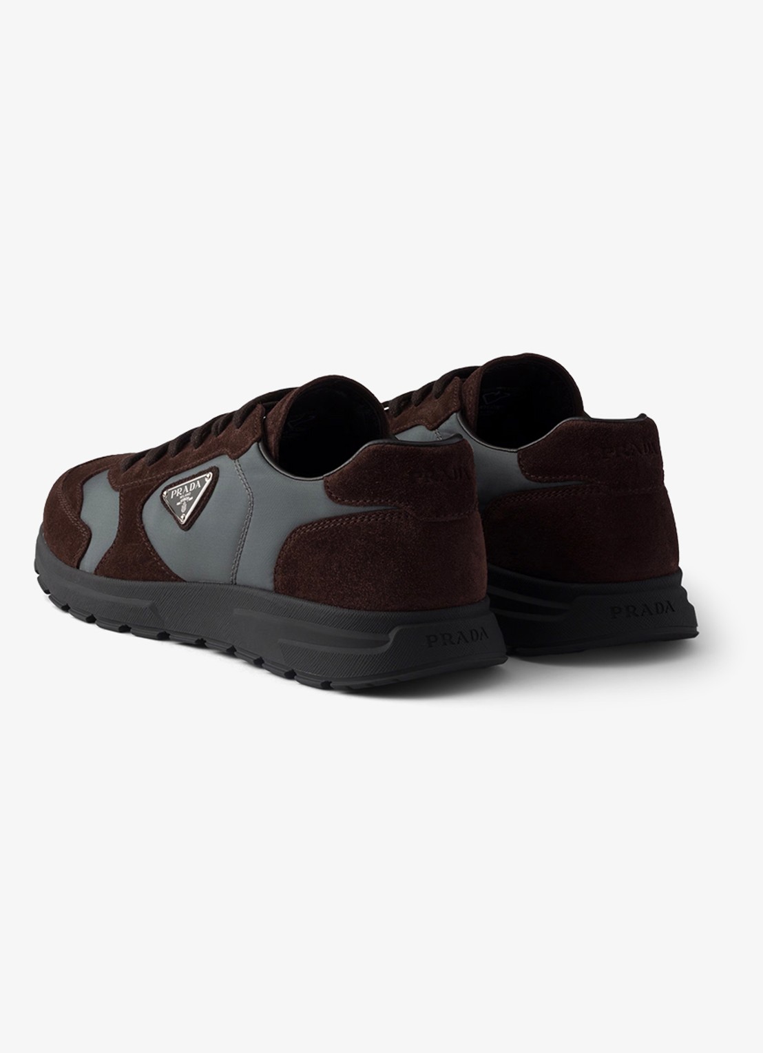 Prada Re-Nylon sneaker met suède details - achterkant 6 donkerbruin