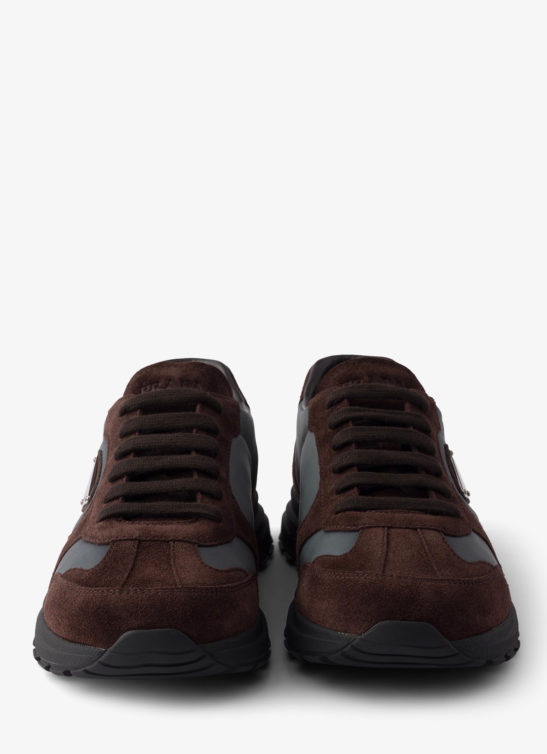 Prada Re-Nylon sneaker met suède details - detail 4 donkerbruin