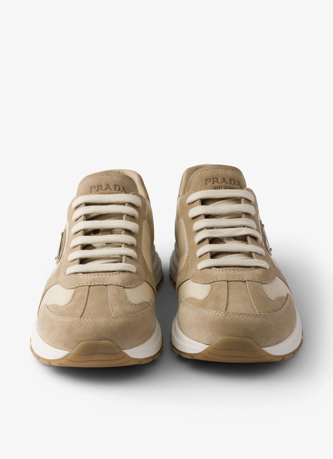 Prada Re-Nylon sneaker met suède details - detail 4 beige