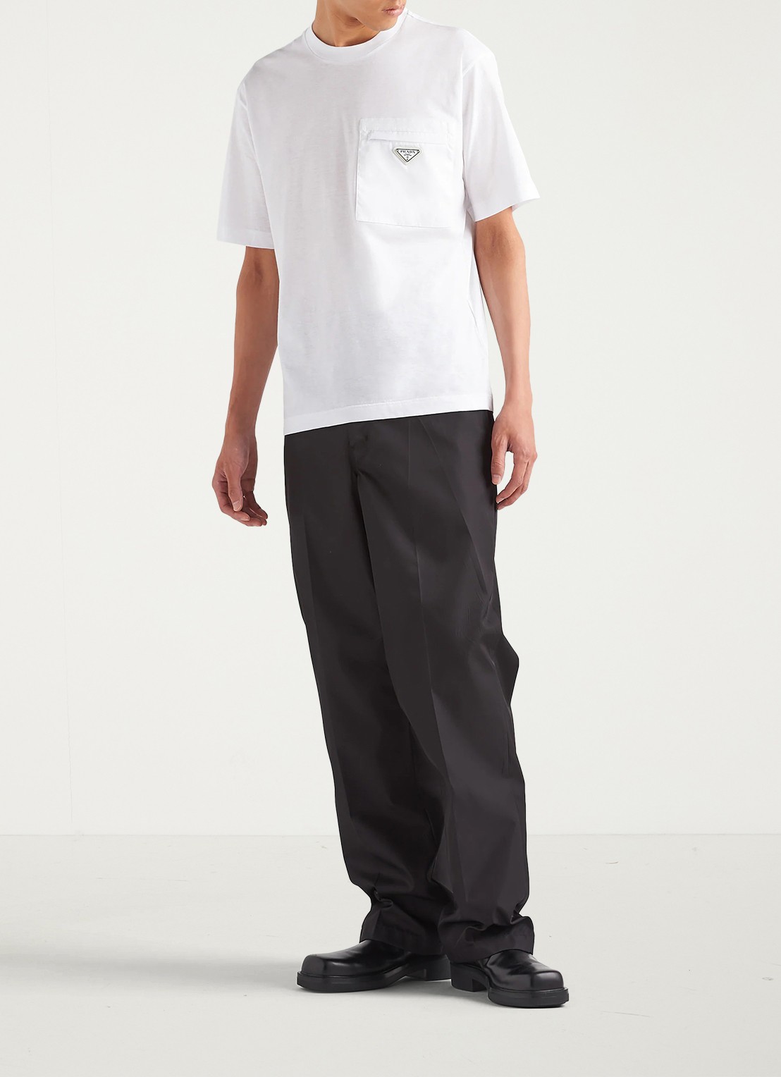Prada Re-Nylon T-shirt met borstzak en logo - detail 3 wit