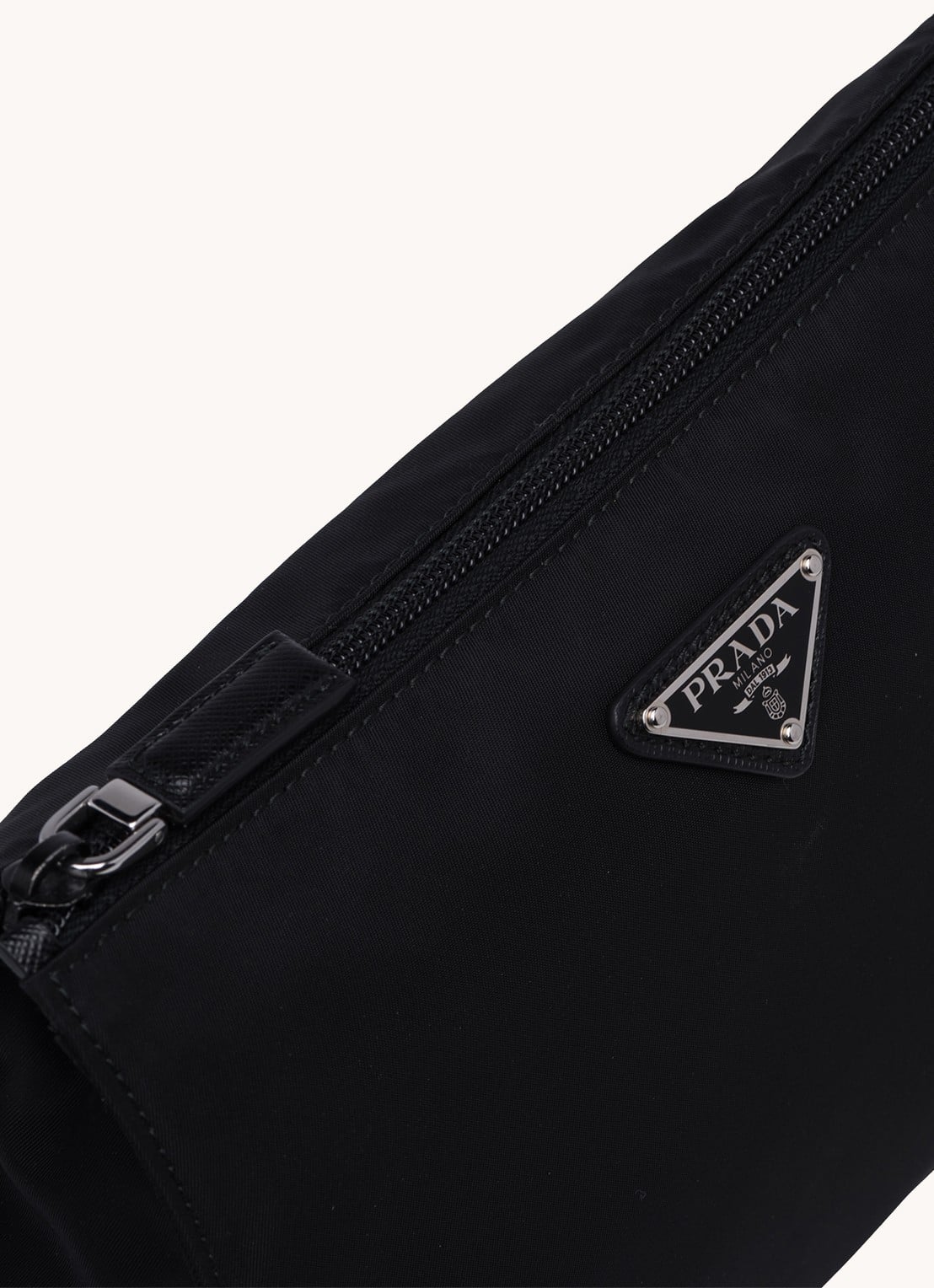 Prada Re-Nylon toilettas met kalfsleren details - detail 5 diepzwart