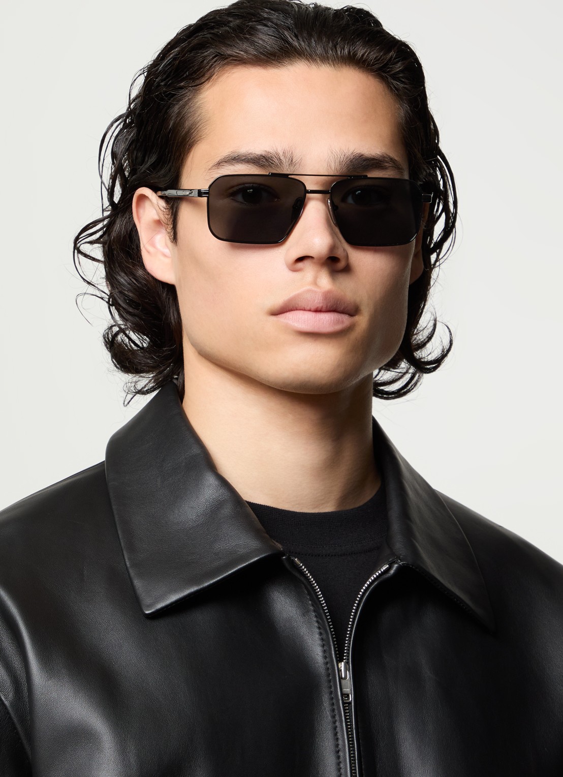 Prada Retro zonnebril gepolariseerd PRA57S - voorkant 2 zwart