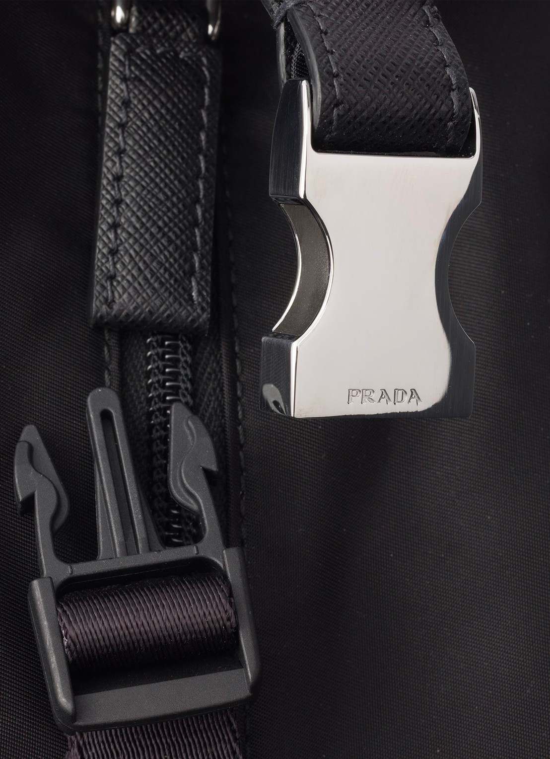 Prada Schoudertas met details van leer - detail 5 zwart