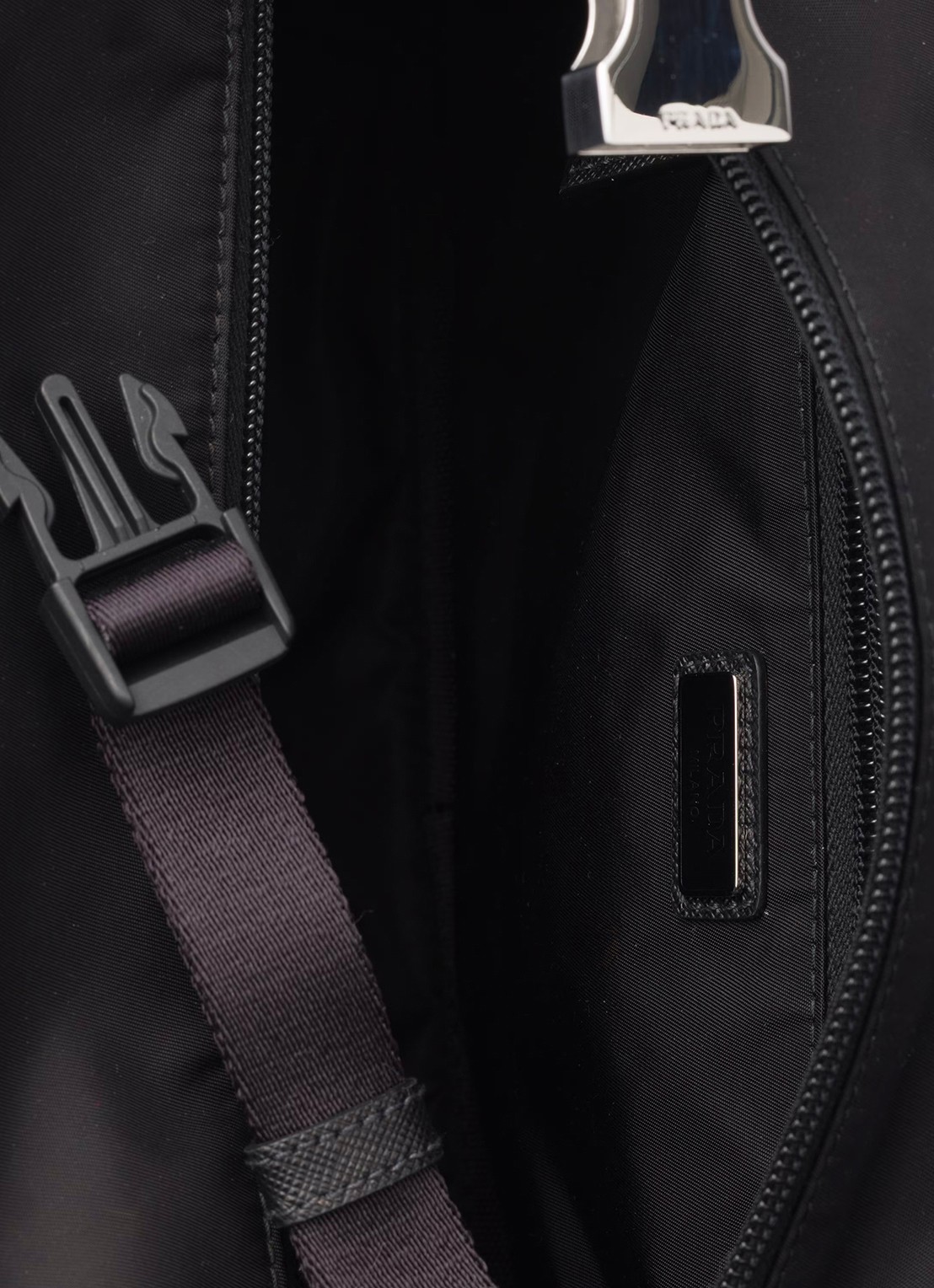 Prada Schoudertas met details van leer - detail 6 zwart