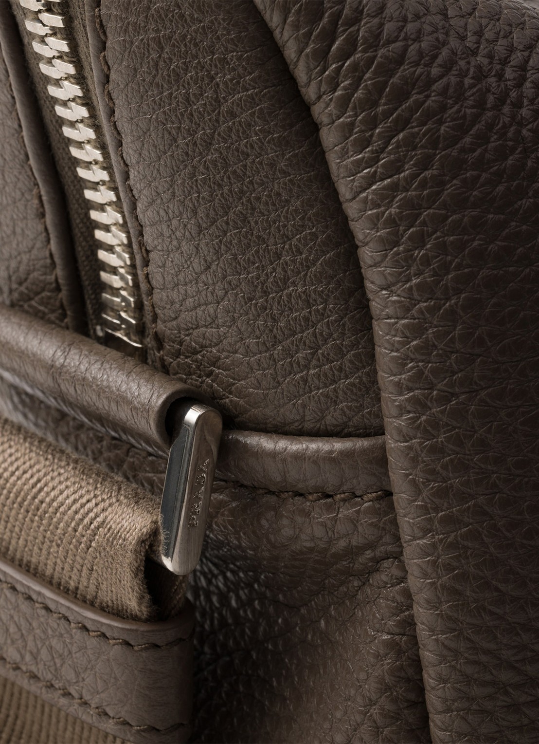 Prada Schoudertas van kalfsleer - detail 6 taupe