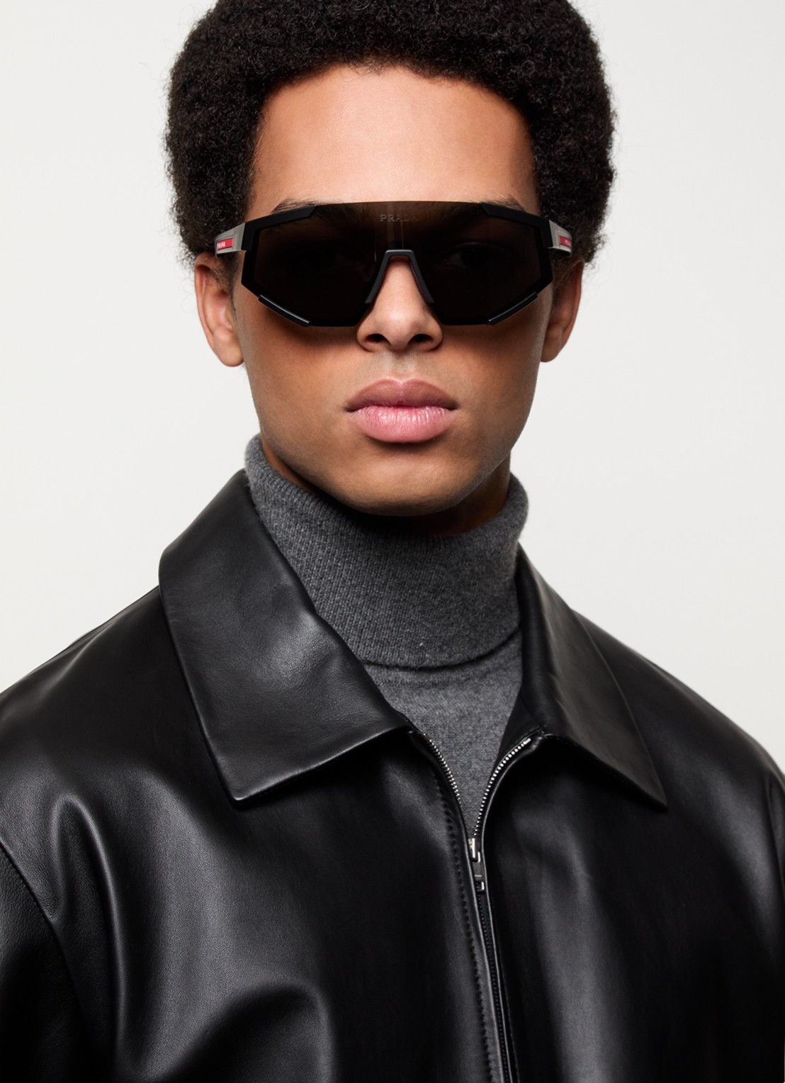 Prada Shield zonnebril PS04WS - voorkant 2 zwart